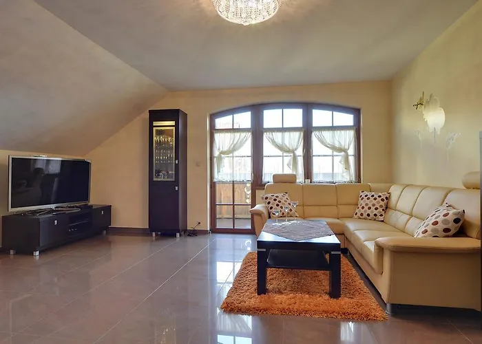 Pod Gwiazdami - Centrum Z Tarasem I Kominkiem