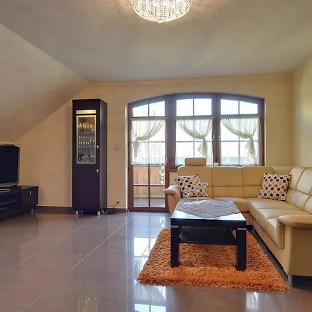 Pod Gwiazdami - Centrum Z Tarasem I Kominkiem