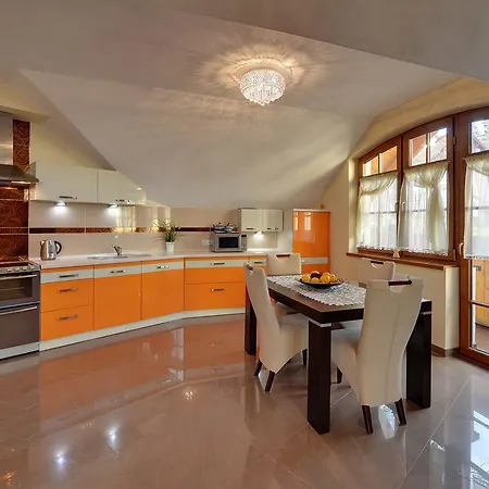 Appartement Pod Gwiazdami - Centrum Z Tarasem I Kominkiem Karpacz